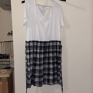 2x dress white and plaid